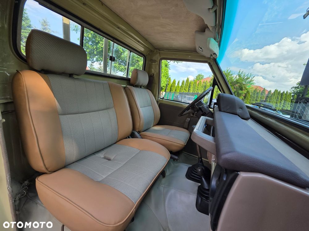 Toyota Land Cruiser - 18