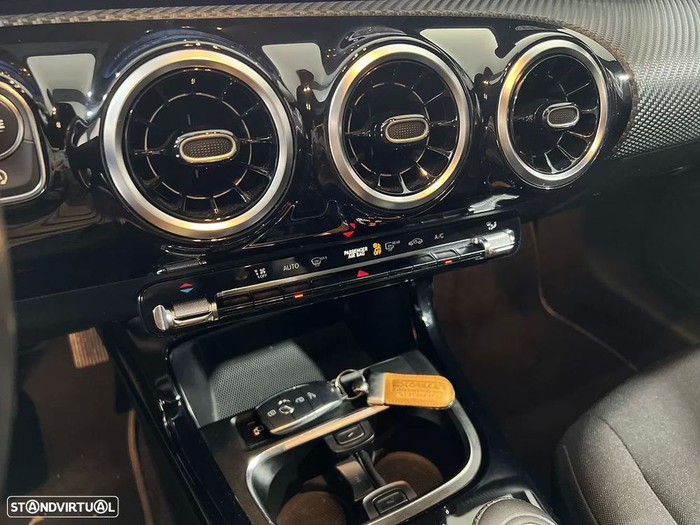 Mercedes-Benz CLA 180 d Shooting Brake Business Solutions - 14