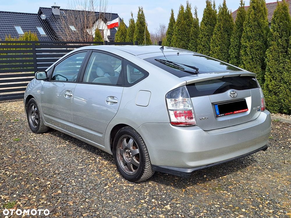 Toyota Prius 1.5 VVT-i Sol - 4