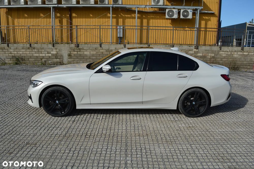 BMW Seria 3 330i xDrive Sport Line sport - 14