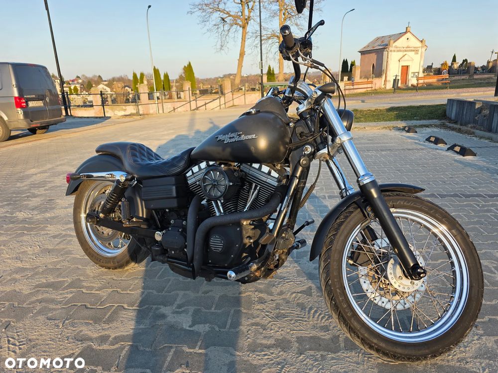 Harley-Davidson Dyna Street Bob - 5