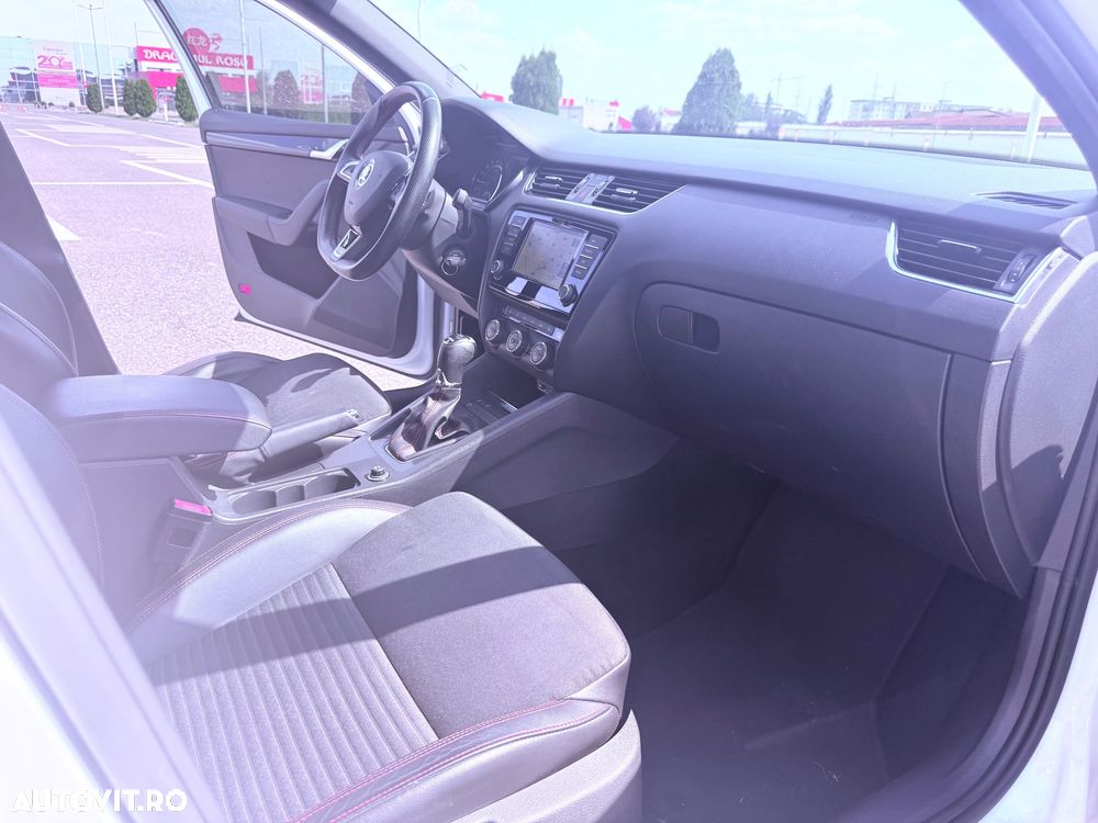 Skoda Octavia 2.0 TDI RS DSG - 20