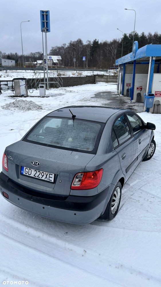 Kia Rio - 2