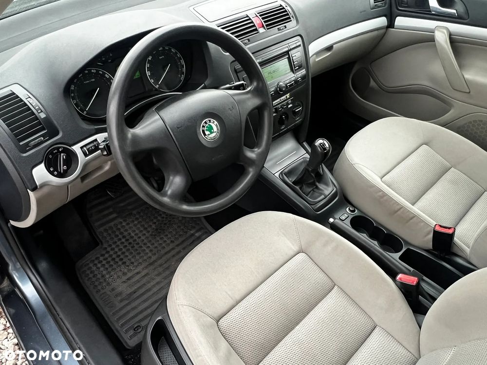 Skoda Octavia 1.6 Ambiente - 5