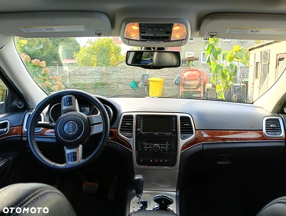 Jeep Grand Cherokee - 12