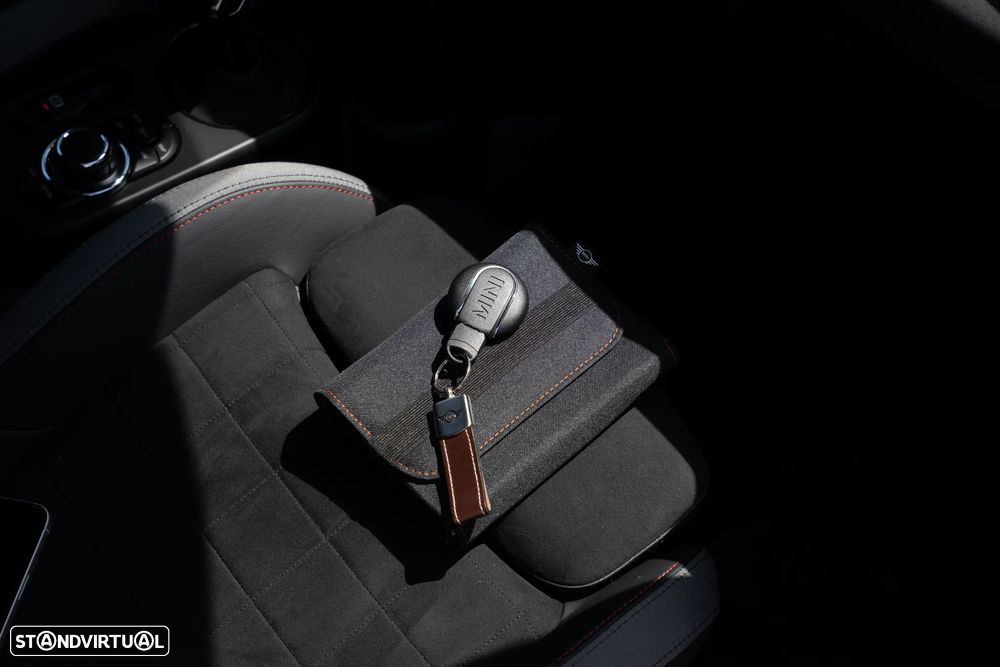 MINI 3 Portas John Cooper Works Plus Auto Desportiva - 27