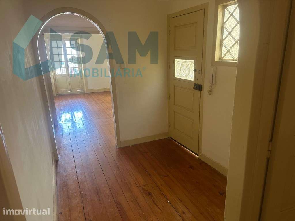 Prédio Completo Semi-Renovado | À Avenida dos Aliados, Porto - Grande imagem: 3/16