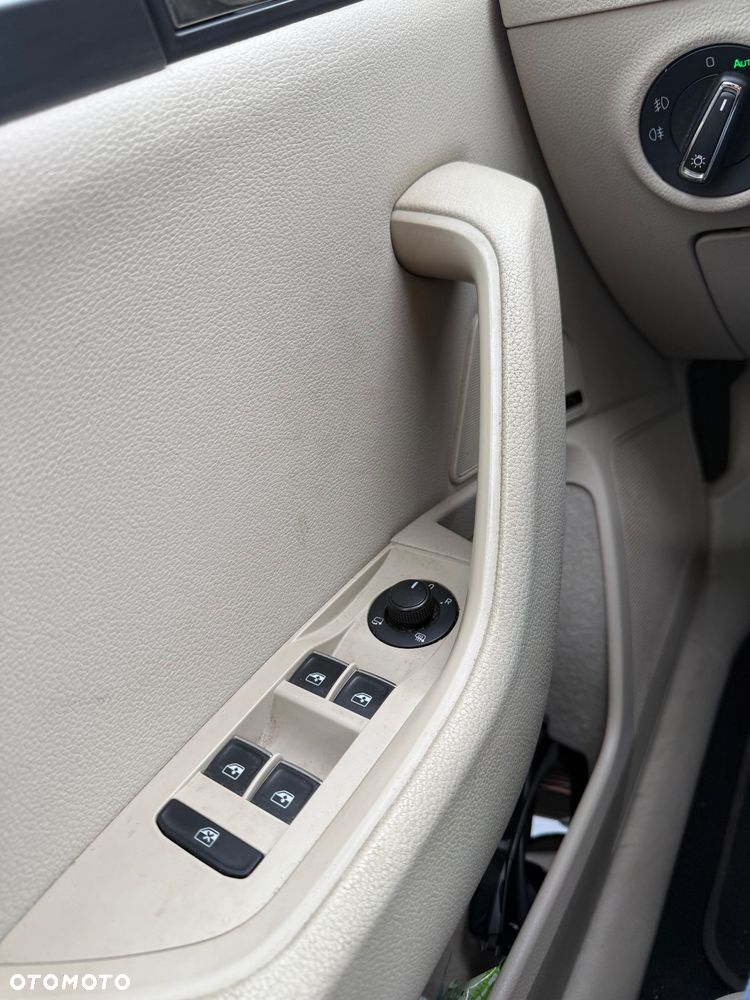 Skoda Superb 2.0 TDI DSG Style - 11