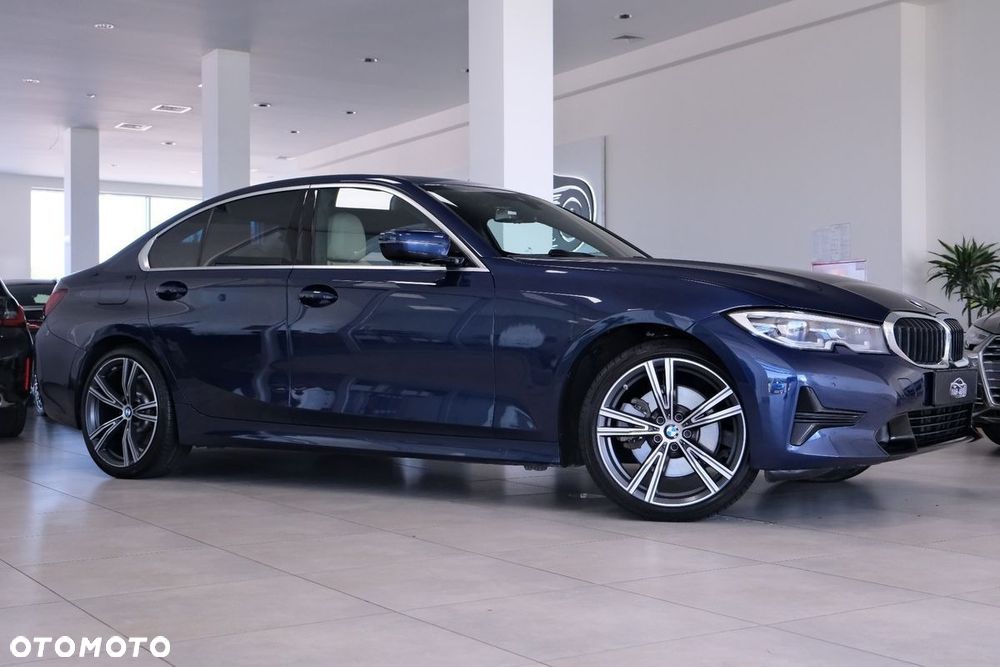 BMW Seria 3 330i M Sport - 3
