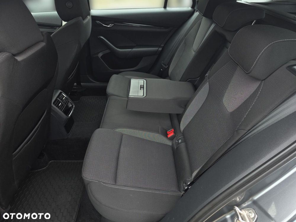 Skoda Octavia 2.0 TDI Ambition DSG - 18