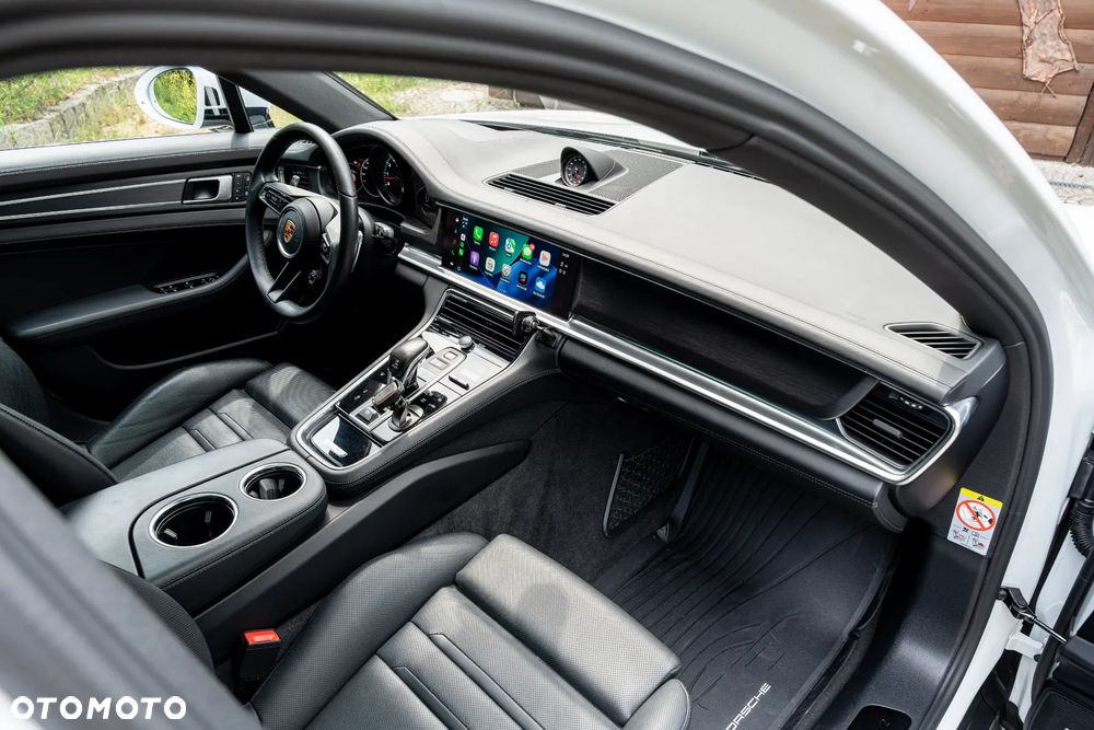 Porsche Panamera 4 Platinum Edition - 27