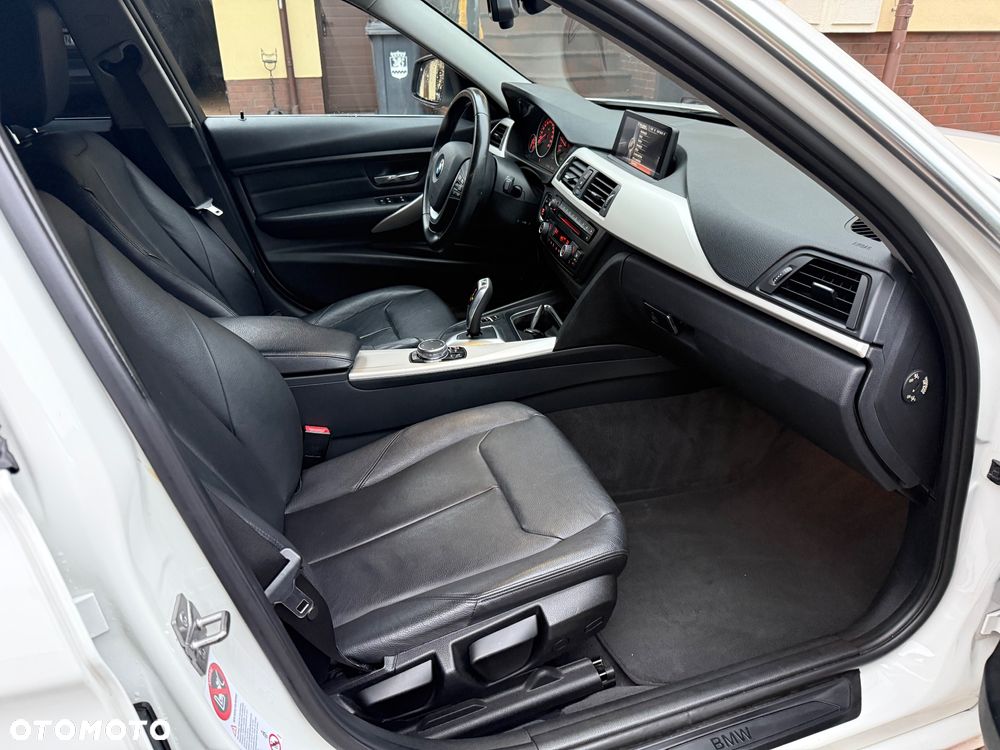 BMW Seria 3 320d Efficient Dynamics Edition - 13