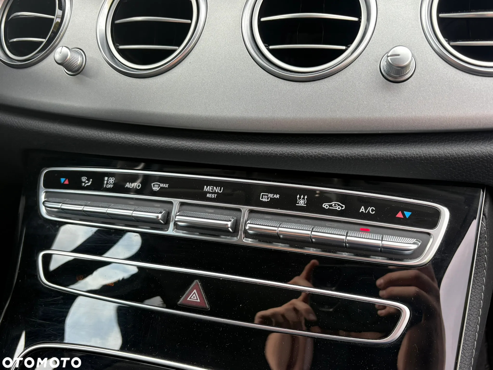 Mercedes-Benz Klasa E 300de T 9G-TRONIC Edition AVANTGARDE - 16
