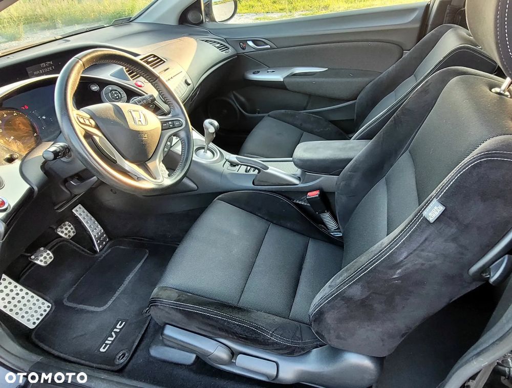 Honda Civic 1.8 LX Coupe - 2