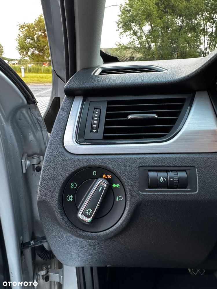 Skoda RAPID 1.0 TSI Ambition - 35