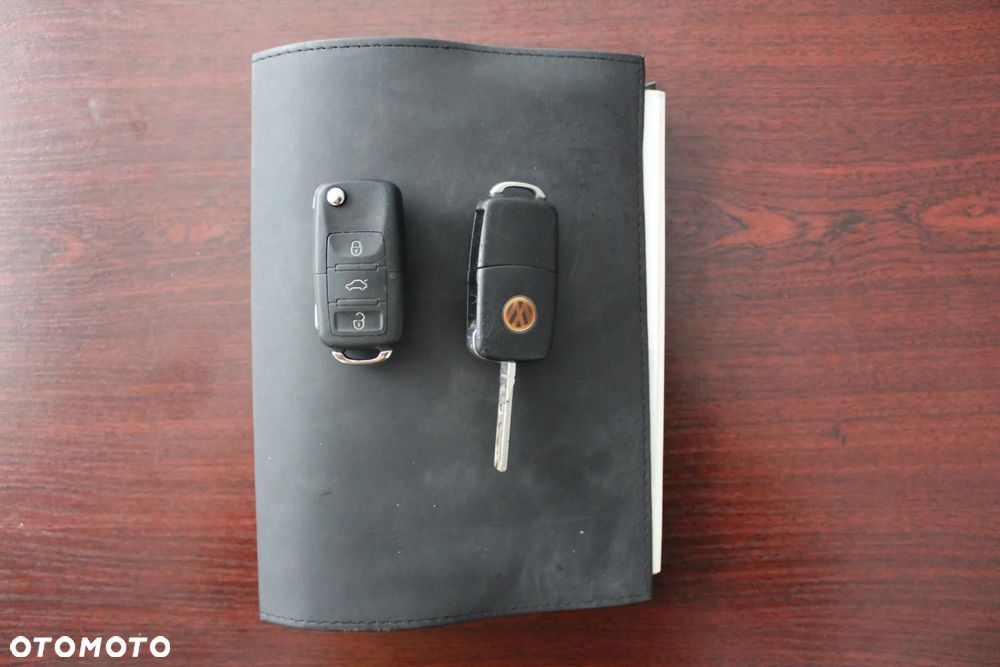 Volkswagen Golf - 23