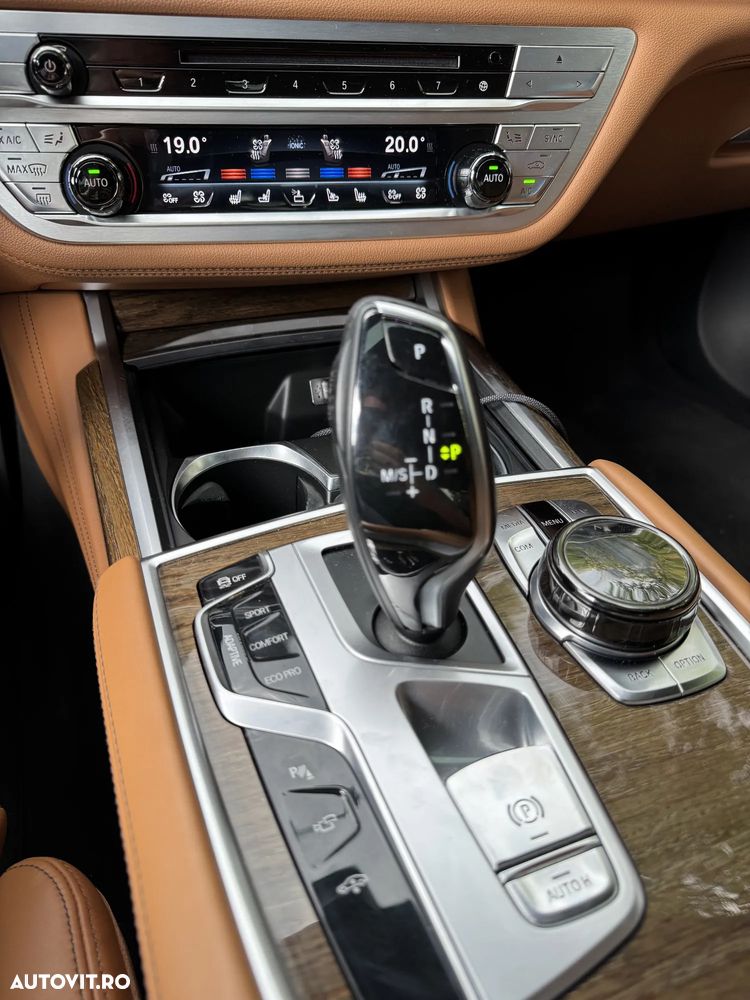 BMW Seria 7 750d xDrive - 26