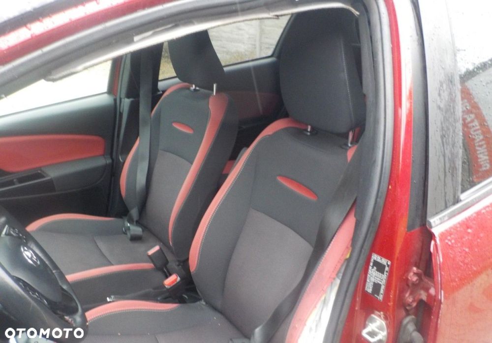 Toyota Yaris - 22
