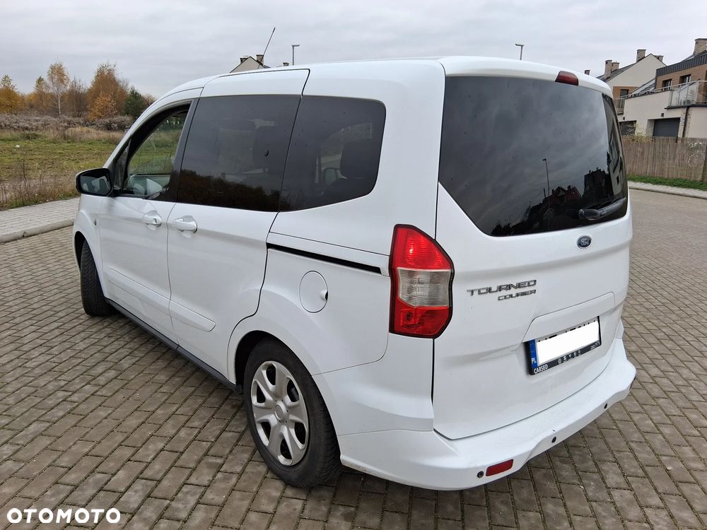 Ford Tourneo Courier 1.5 TDCi Trend - 6