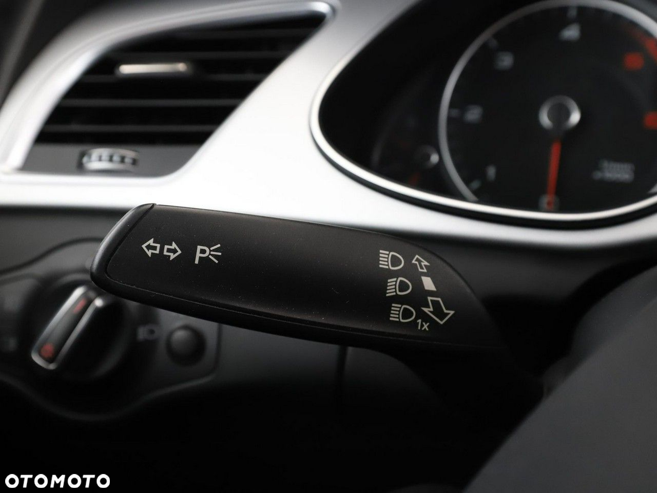 Audi A4 Avant 2.0 TDI DPF clean diesel multitronic Ambiente - 32