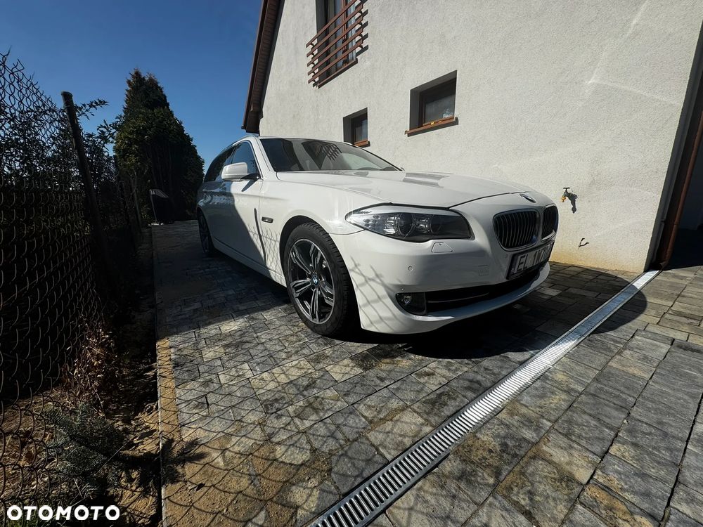 BMW Seria 5 520d xDrive - 2