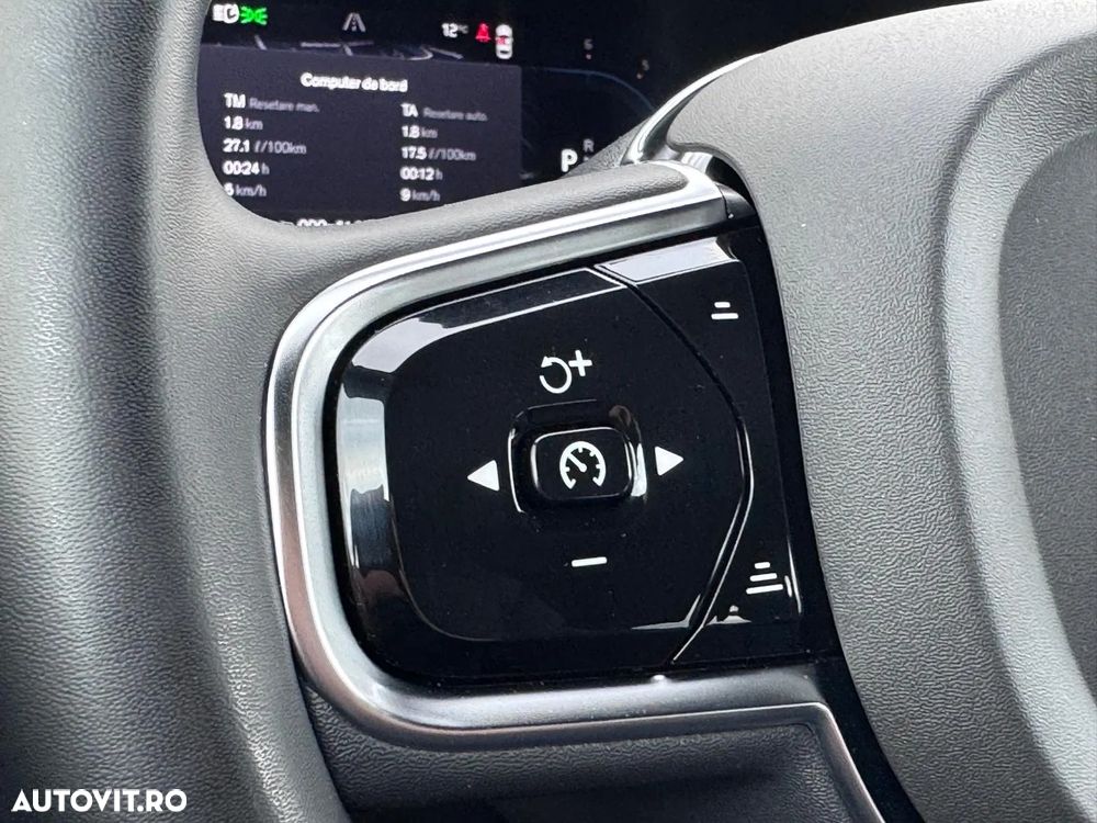 Volvo XC 60 B5 MHEV AT8 AWD Momentum Pro - 38