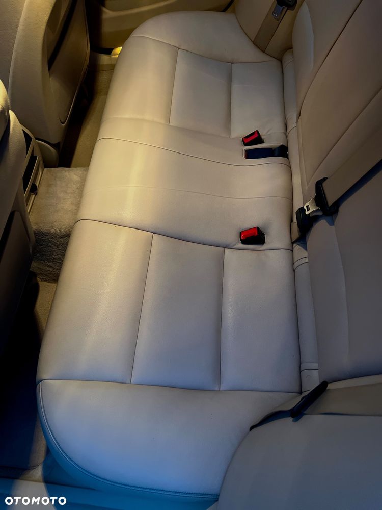 BMW Seria 5 535i xDrive - 16