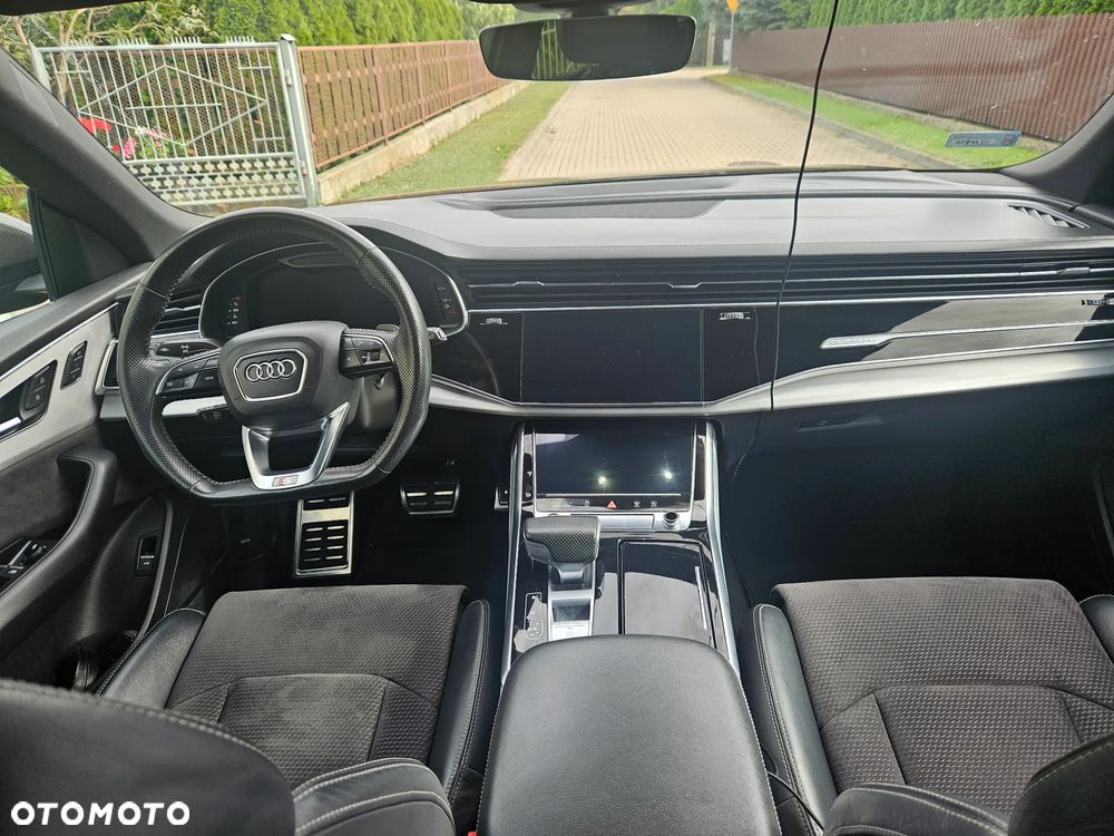 Audi Q8 - 8