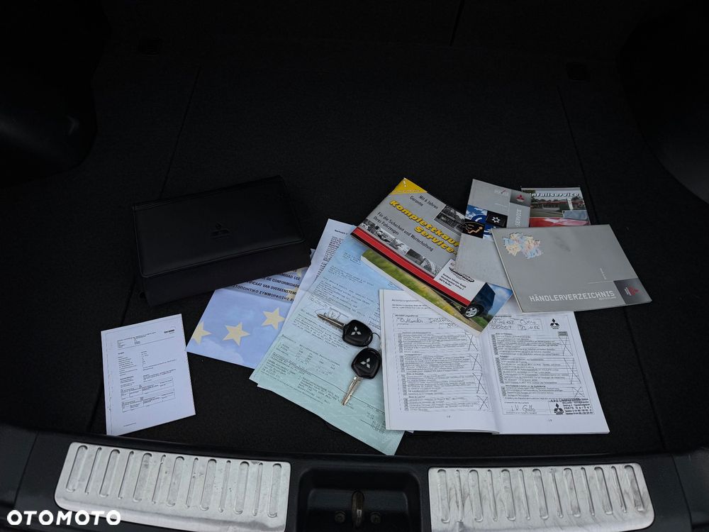 Mitsubishi Outlander - 26