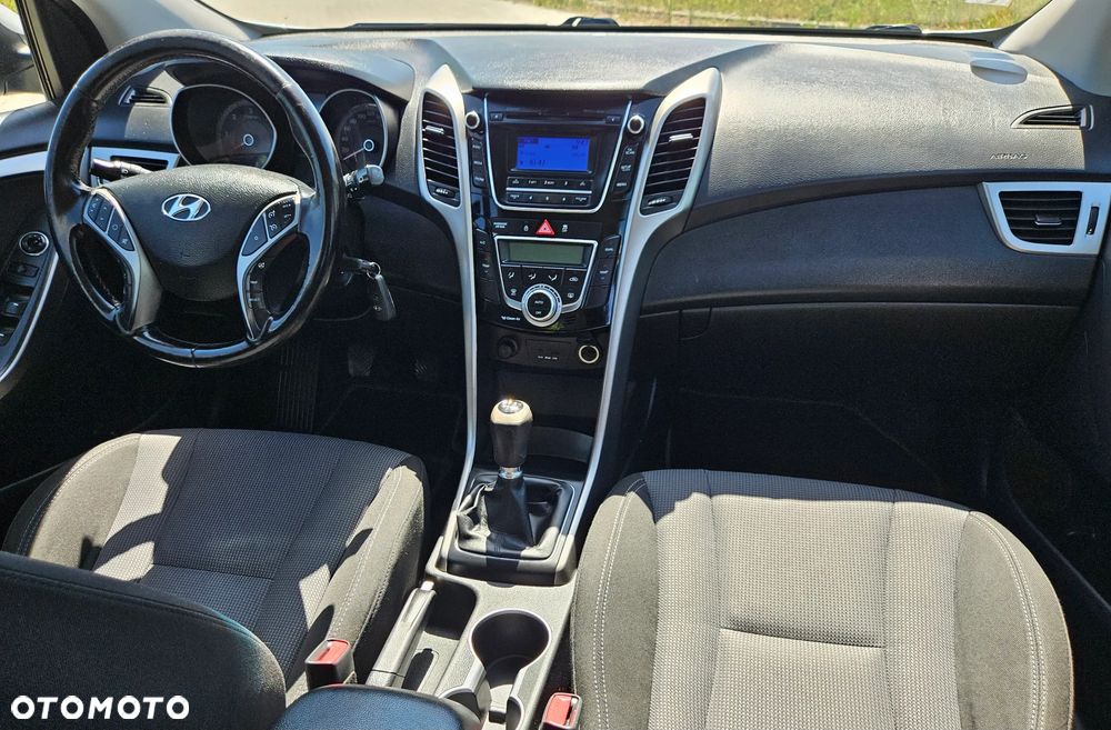 Hyundai i30 blue 1.6 CRDi Style - 14