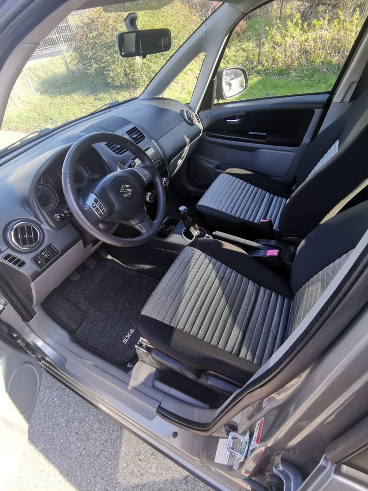 Suzuki SX4 1.6 VVT 4x4 Style - 11