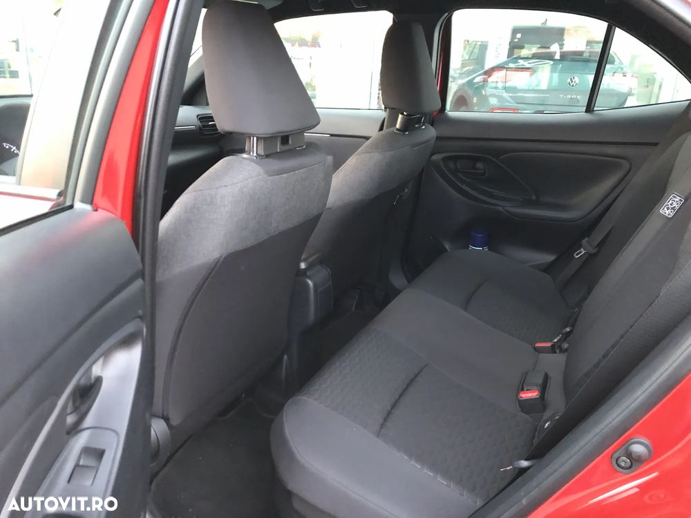 Toyota Yaris Cross 1.5 VVT-i HSD 4x2 Dynamic - 11