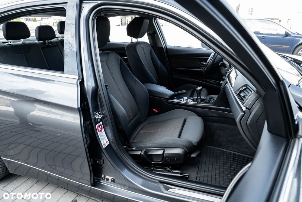 BMW Seria 3 320d Efficient Dynamic Edition - 24