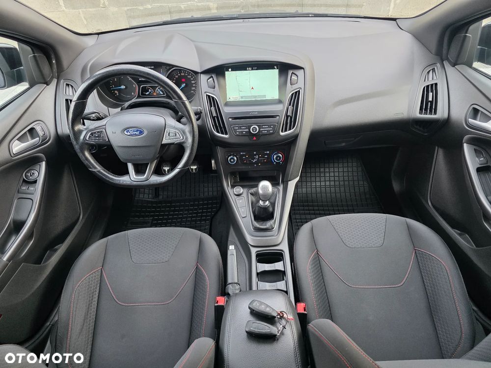 Ford Focus SW - 25