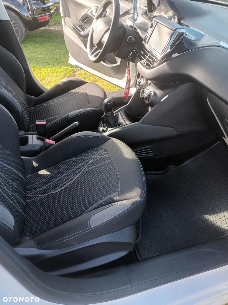 Peugeot 208 - 7