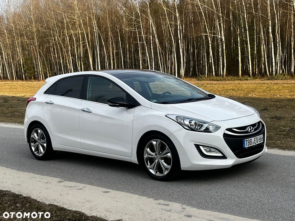 Hyundai i30 1.6 CRDi Fifa World Cup Edition - 1