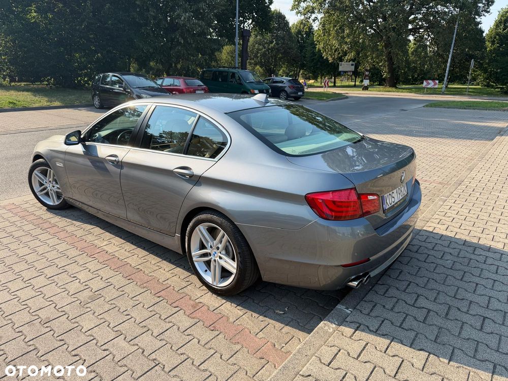 BMW Seria 5 523i - 5