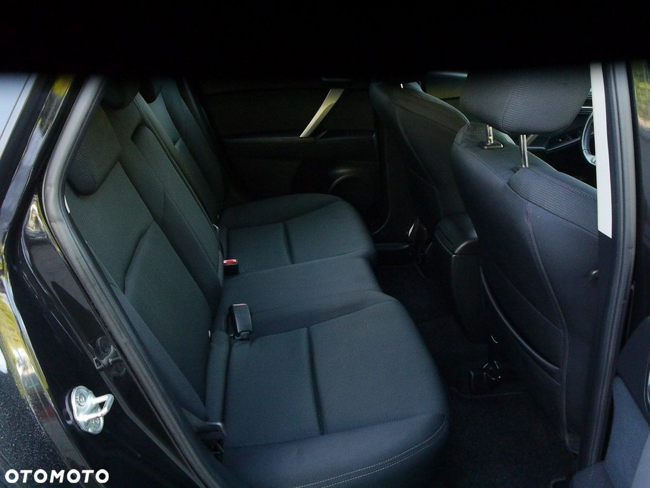 Mazda 3 2.0 Exclusive + - 29