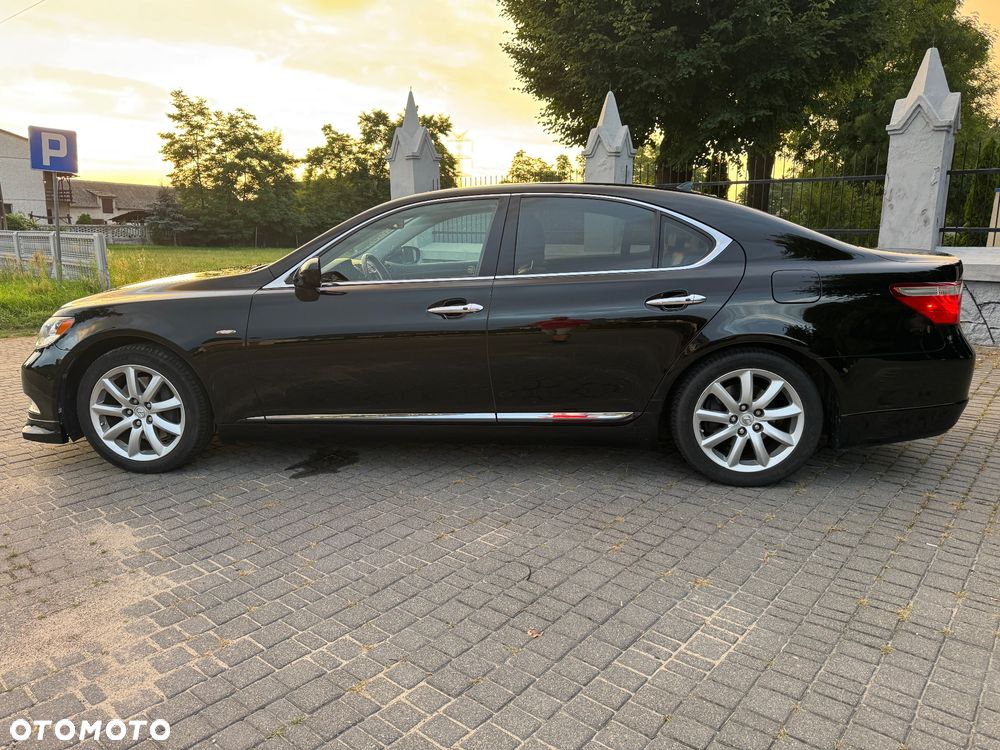 Lexus LS 460 Elite - 9
