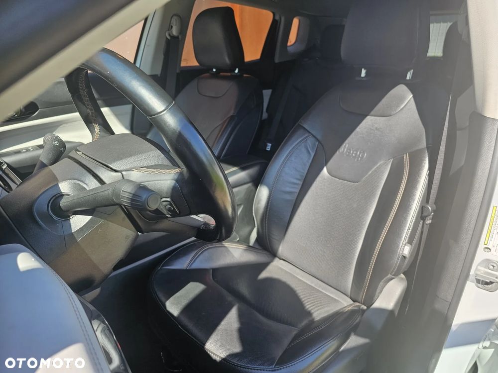 Jeep Compass - 23