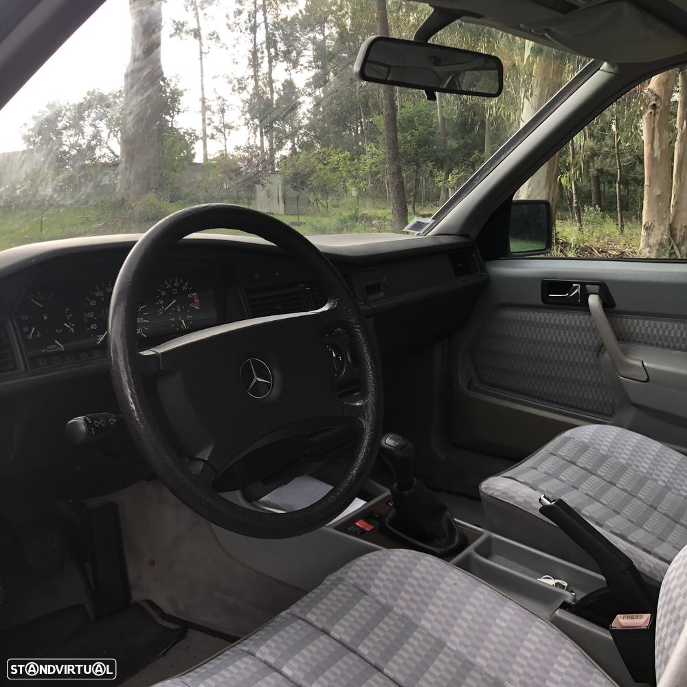 Mercedes-Benz W201 (1982-1993) 190 E 2.0 - 11