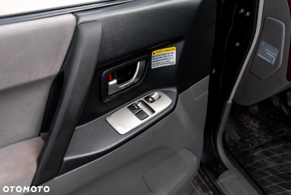 Mitsubishi Pajero 3.2 DI-D Liberty - 17