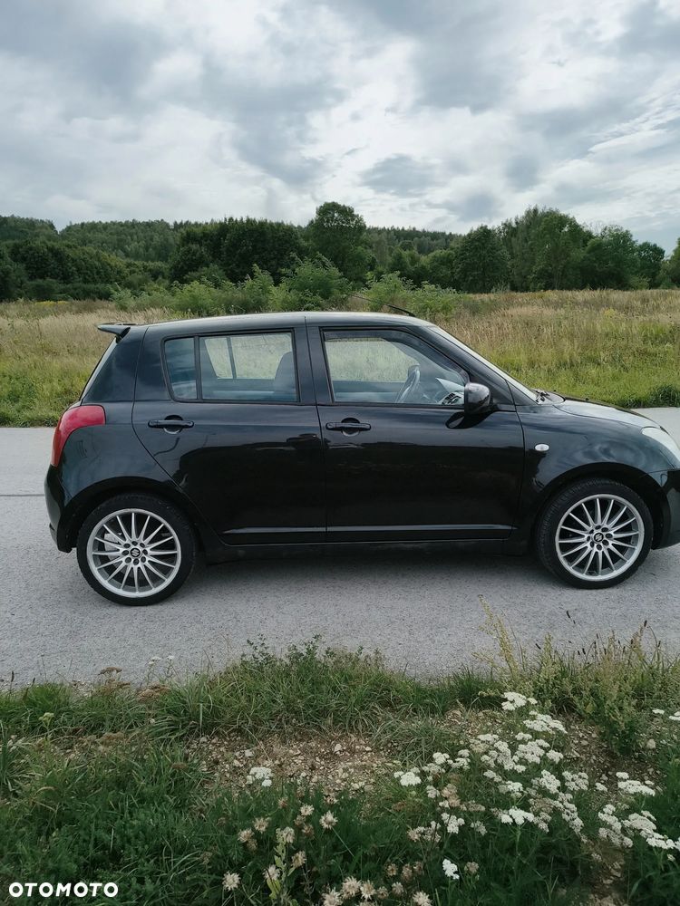 Suzuki Swift 1.3 JB Edition - 1