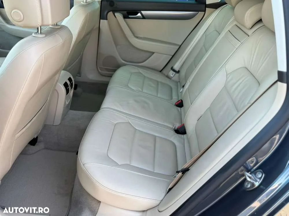 Volkswagen Passat Variant 2.0 TDI 4Motion BlueMotion Technology Comfortline DSG - 22
