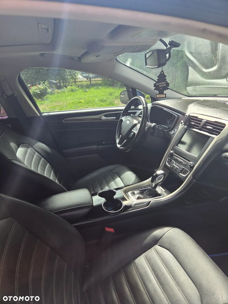 Ford Mondeo 2.0 EcoBoost Titanium - 10