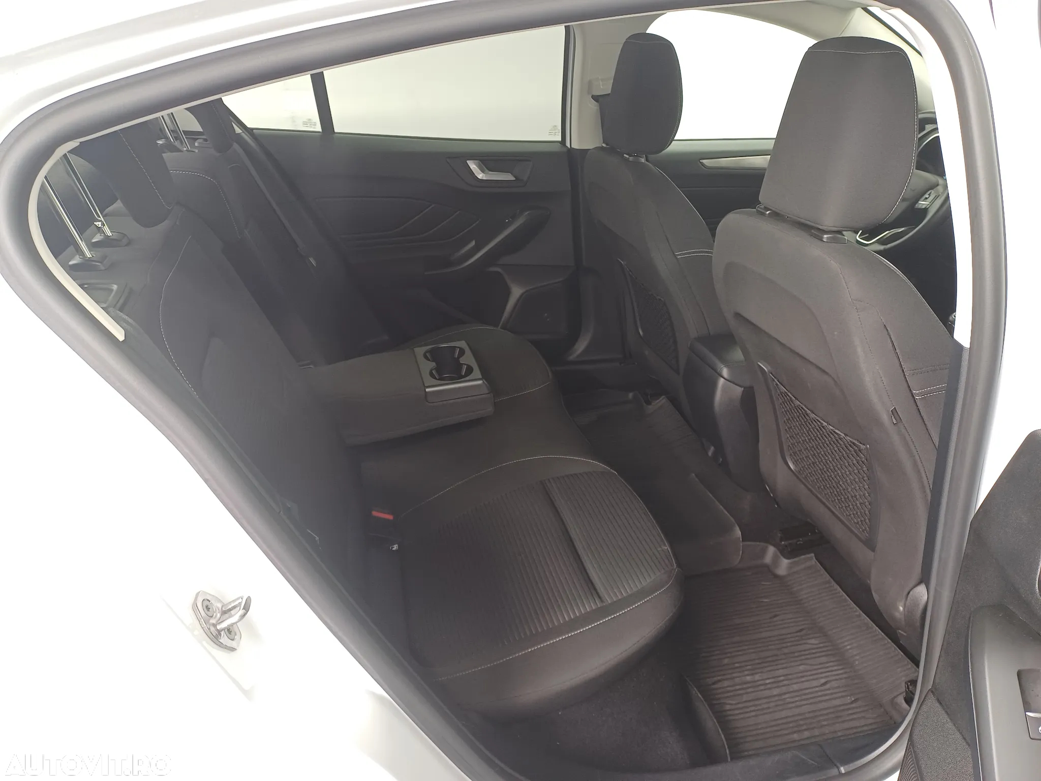 Ford Focus 1.0 EcoBoost Titanium Business - 30