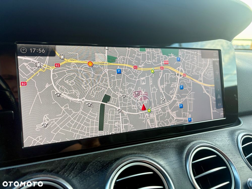 Mercedes-Benz Klasa E 400 4Matic 9G-TRONIC Avantgarde - 25