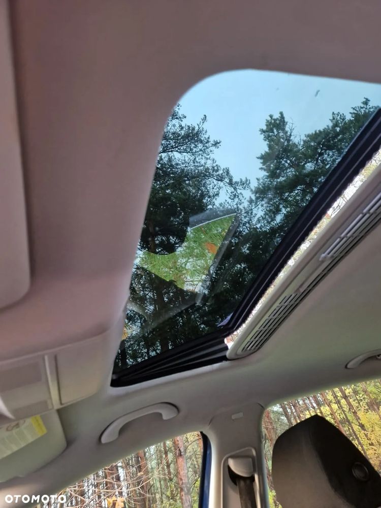 Volkswagen Passat 1.9 TDI DPF BlueMotion - 11