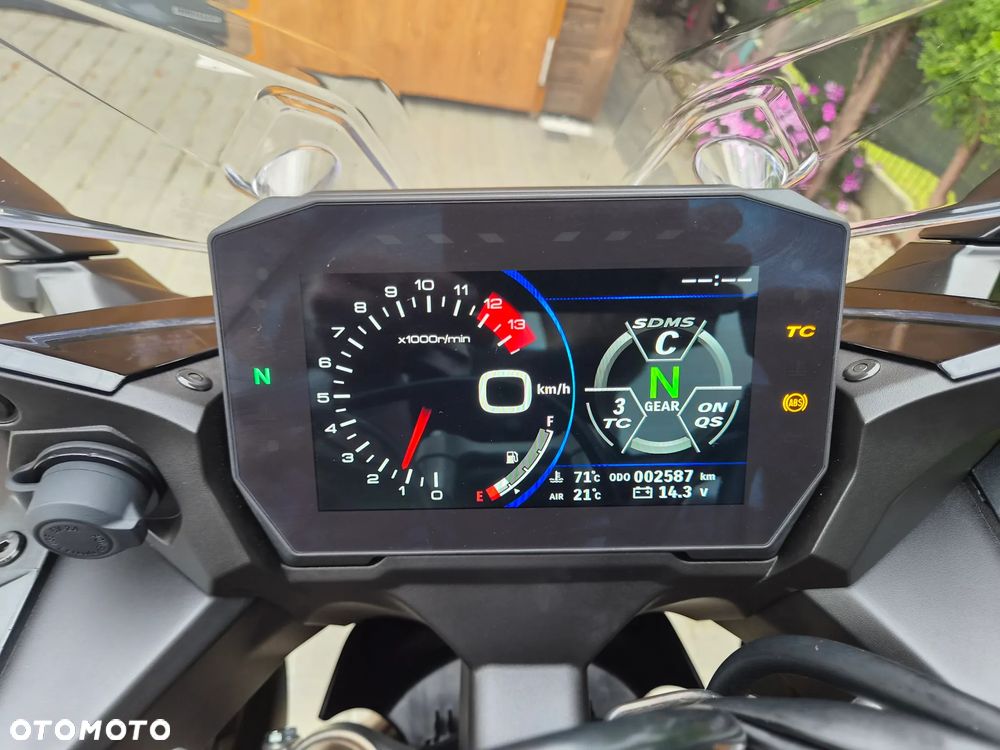 Suzuki GSX - 14