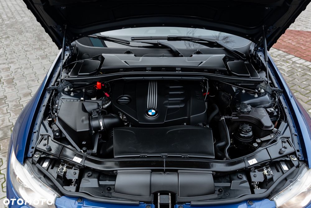 BMW Seria 3 320d DPF Edition Sport - 36